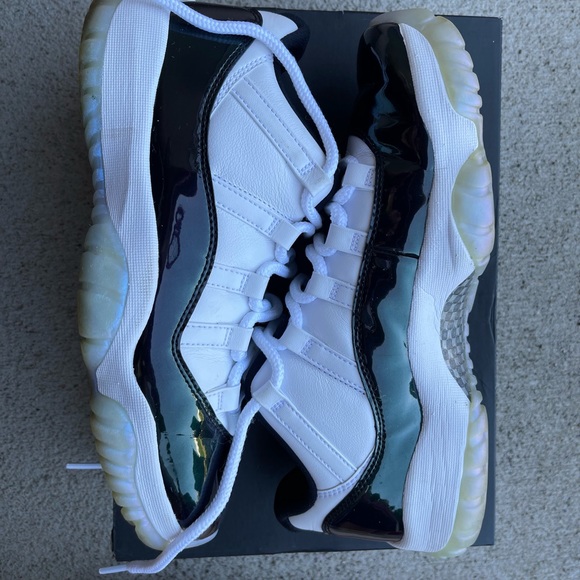 Jordan Retro 11 size 9 men’s $229